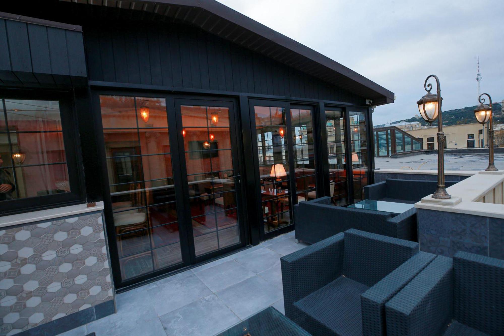 West Inn Hotel & Restaurant Nz バクー エクステリア 写真