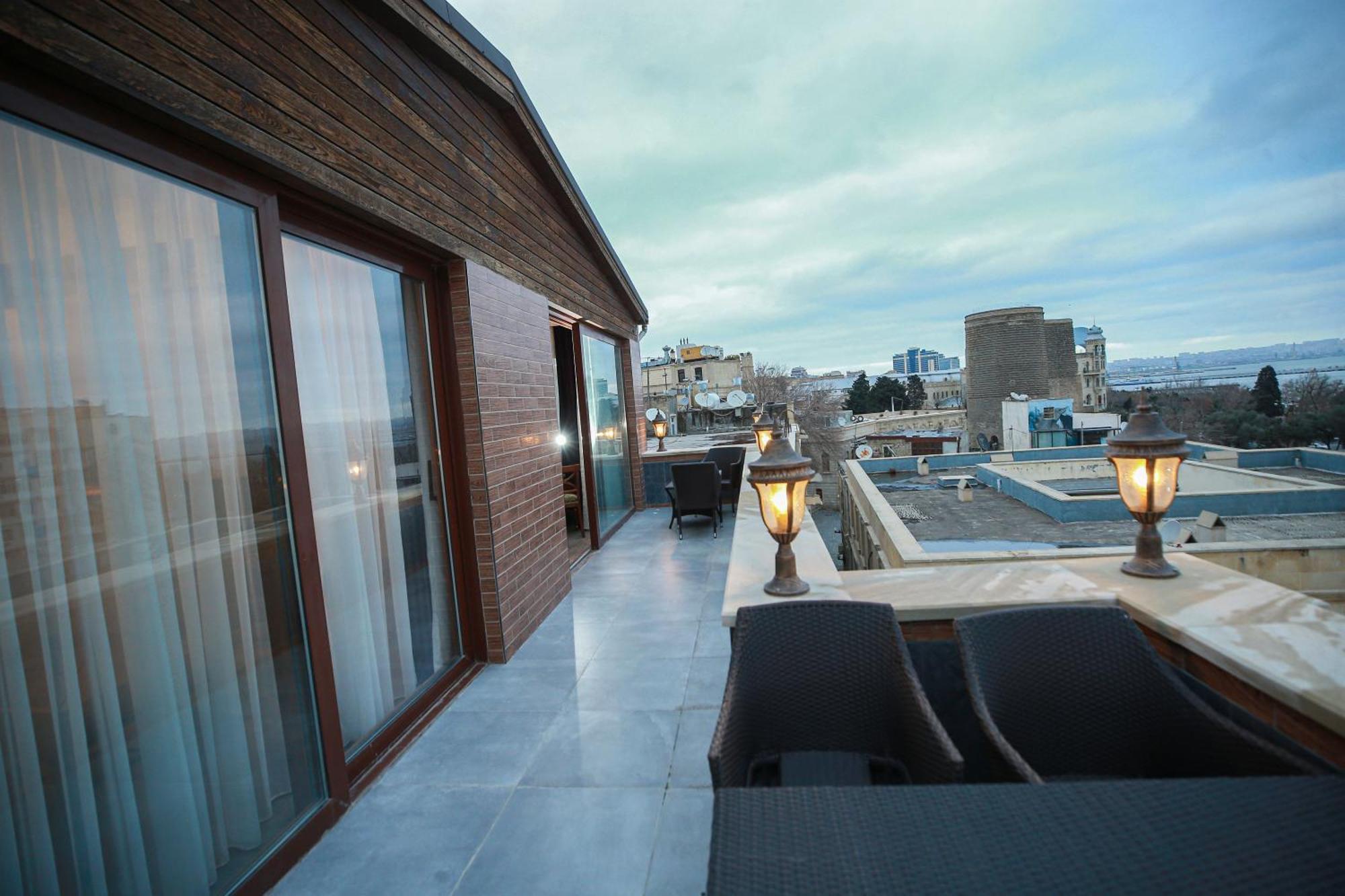 West Inn Hotel & Restaurant Nz バクー エクステリア 写真